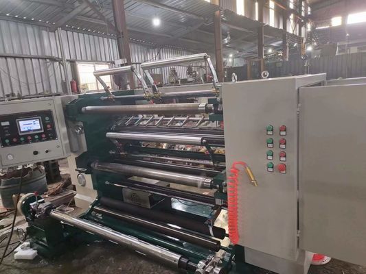 Máy cắt vải không dệt 1300mm Máy cắt vải và quay lại 0-200m/min