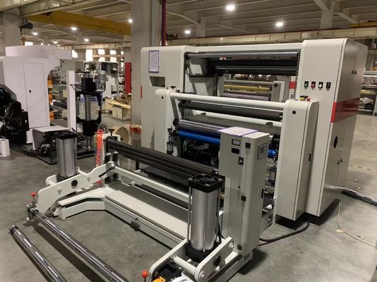 Trọng lượng cao nhất của con lăn mẹ 1200KG máy cắt và cuộn lại giấy kraft tốc độ cao